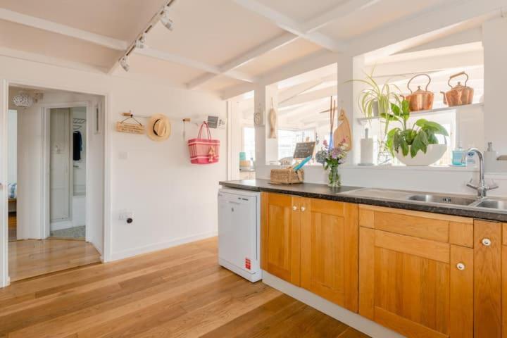 Dog Friendly Cottage 2 Mins To Beach With Hot Tub And Zappi Ev Lessingham Exterior foto